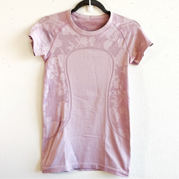 Lululemon Run T Swiftly Tech Short Sleeve Rose Quartz Sz 6 EUC *SPECIAL EDITION* - Picture 3 of 12